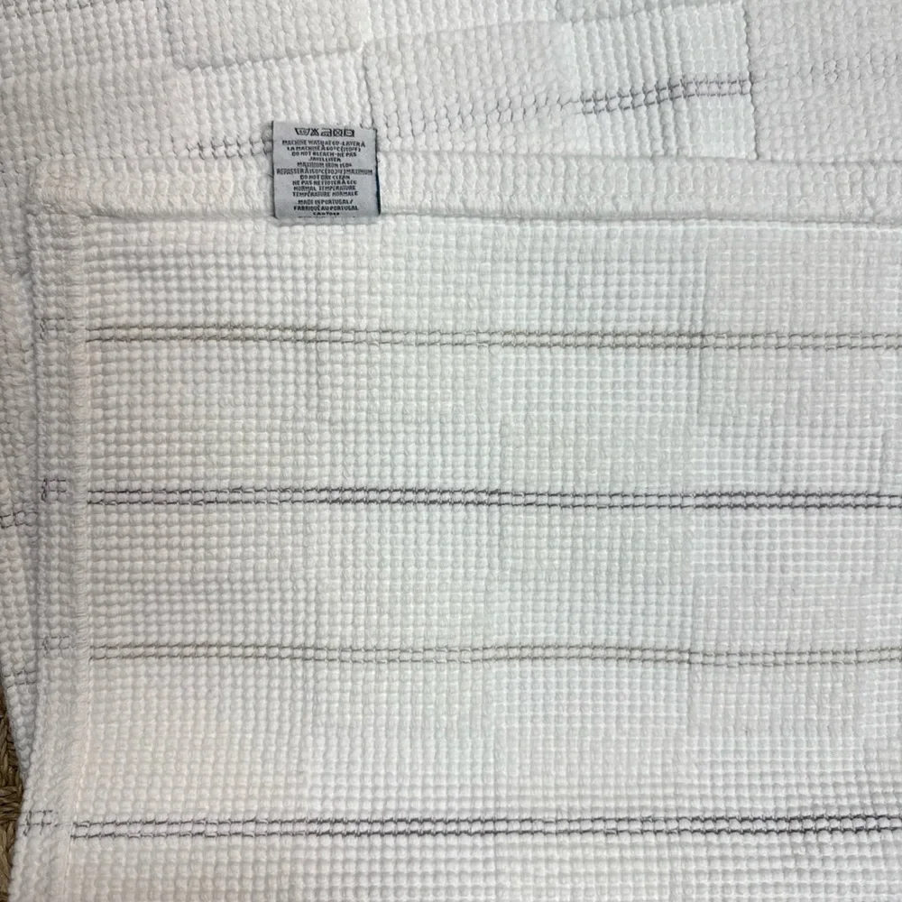 Made In Portugal Textured Bath Rug COTTON OEKO-TEX White 20x31”By Vital Home NWT